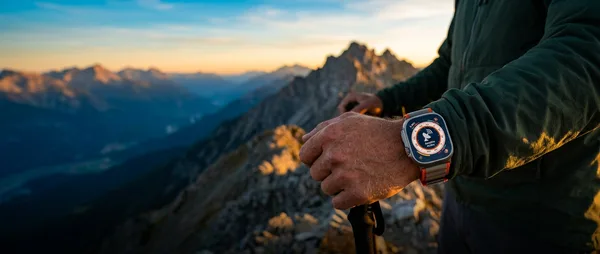Satellite Messaging στο Apple Watch Ultra 3: Εκτός Κάλυψης, Μέσα στην Ασφάλεια