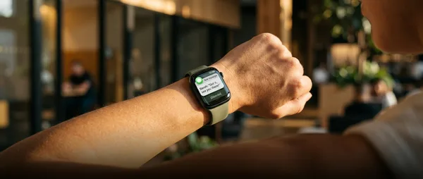 Wrist Flick: Η Νέα Χειρονομία του Apple Watch σε watchOS 26